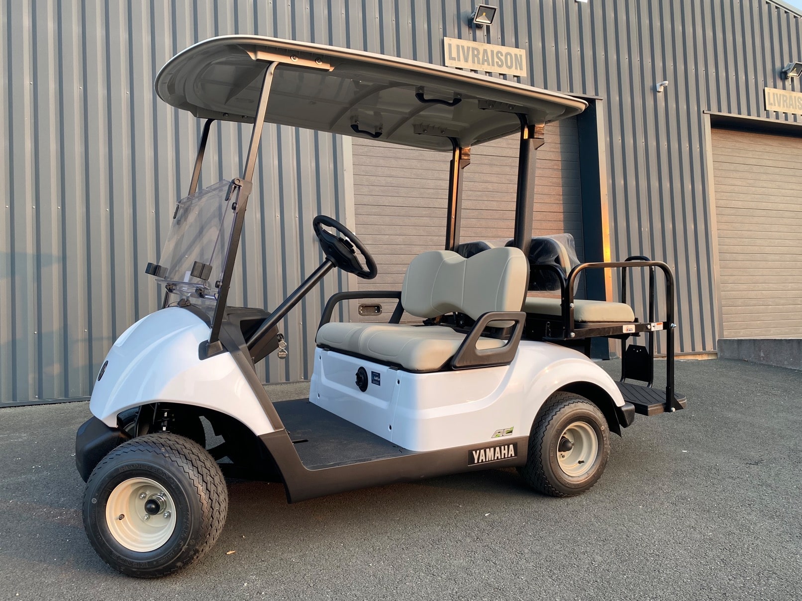 voiturette Yamaha Drive2 E-AC 4 places GolfCar