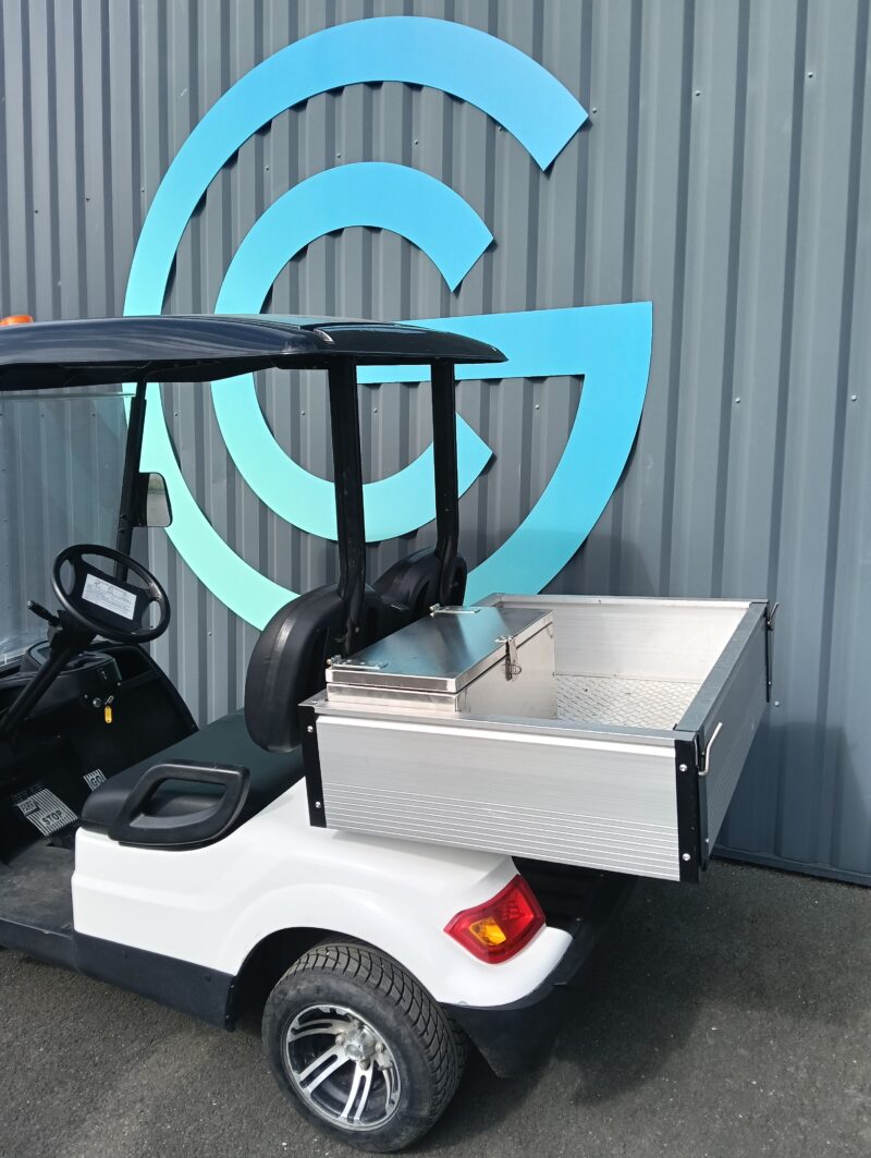 Boîte à outils dans benne de golfette ZELEC GC-A2B