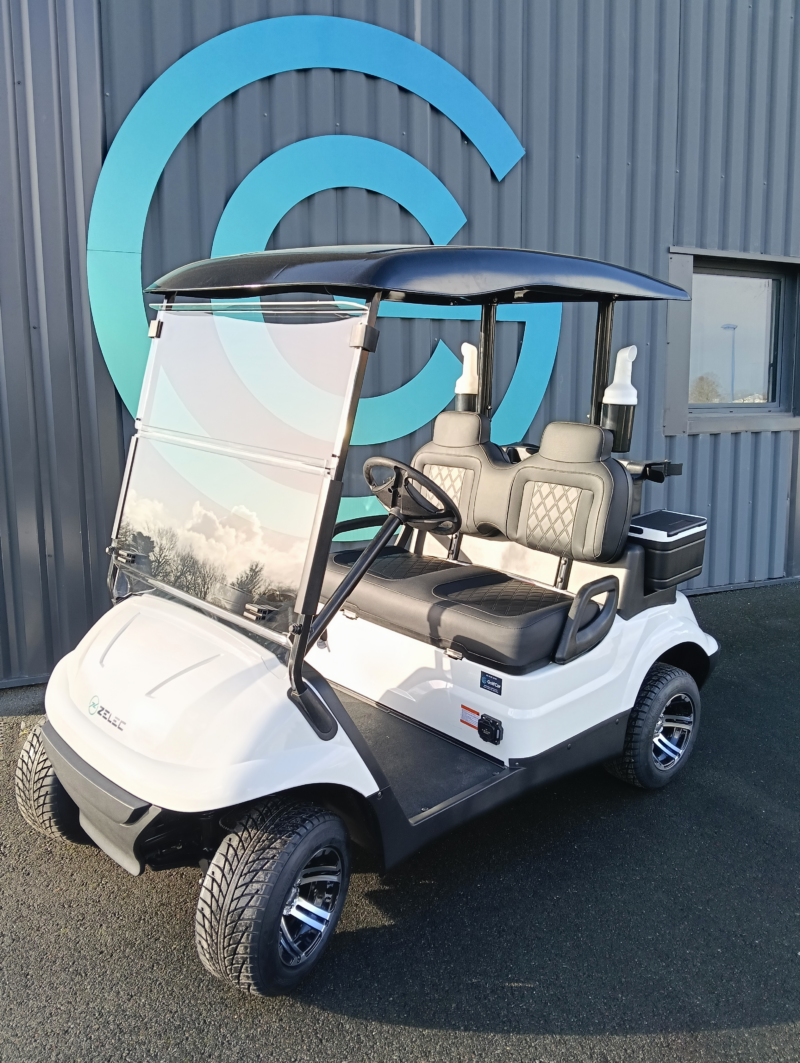 Voiturette de golf avec kit complet golf et assise premium