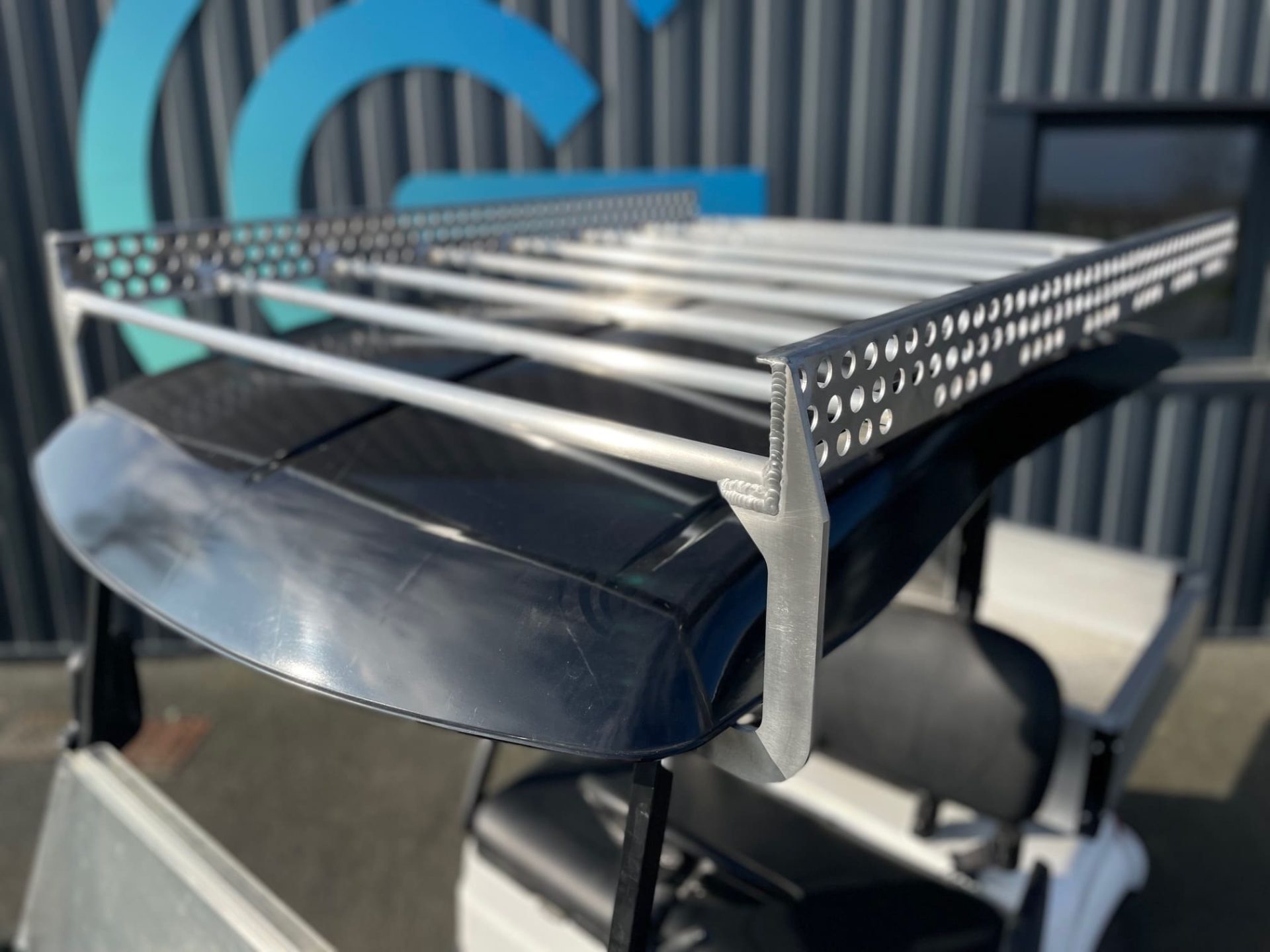 Une solution de galerie de toit pour golfette