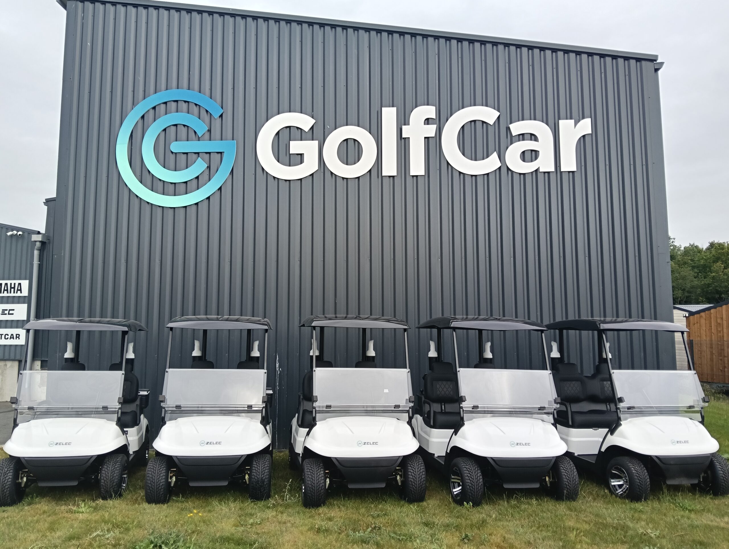 Golfettes en location pour un golf régional 2 places assises et kit golf